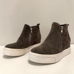Brand New Steve Madden Wedge Boot Sneakers Size 6